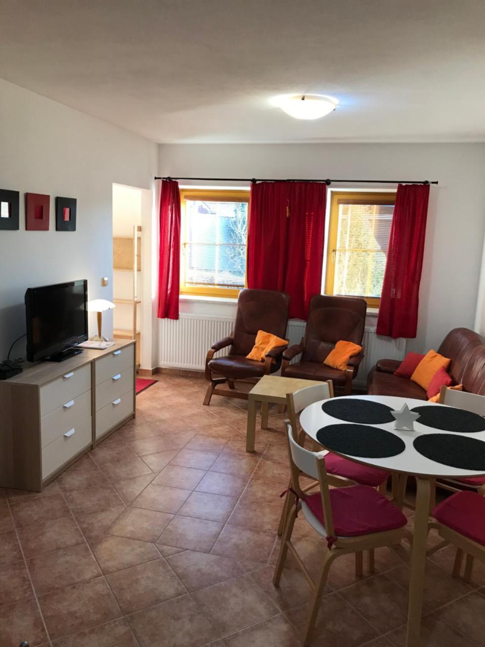 Apartmany Lipno - Frymburk Buitenkant foto